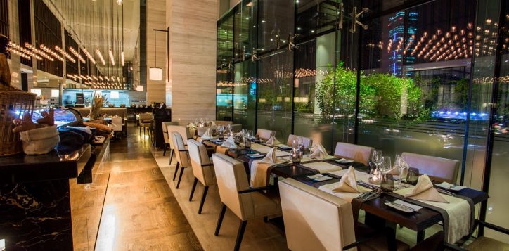 bayside-restaurant-terrace-4-pullman-dubai-downtown-2